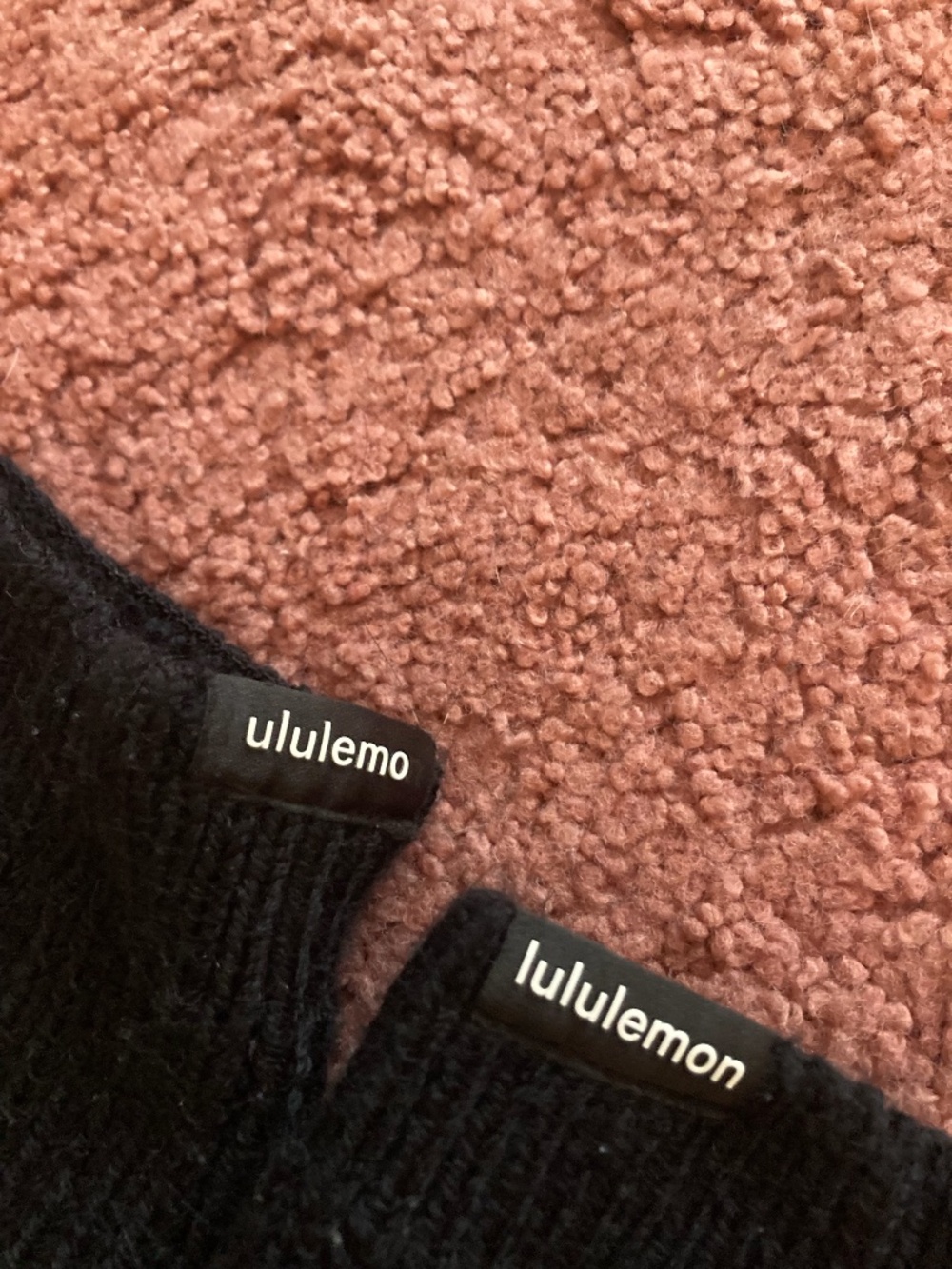 Lululemon Women's Ribbed Knit Merino Wool-Blend Leg Warmer Black - Picture 2 of 4